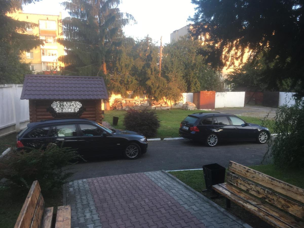 Mini-Hotel Neptun Rivne Zewnętrze zdjęcie
