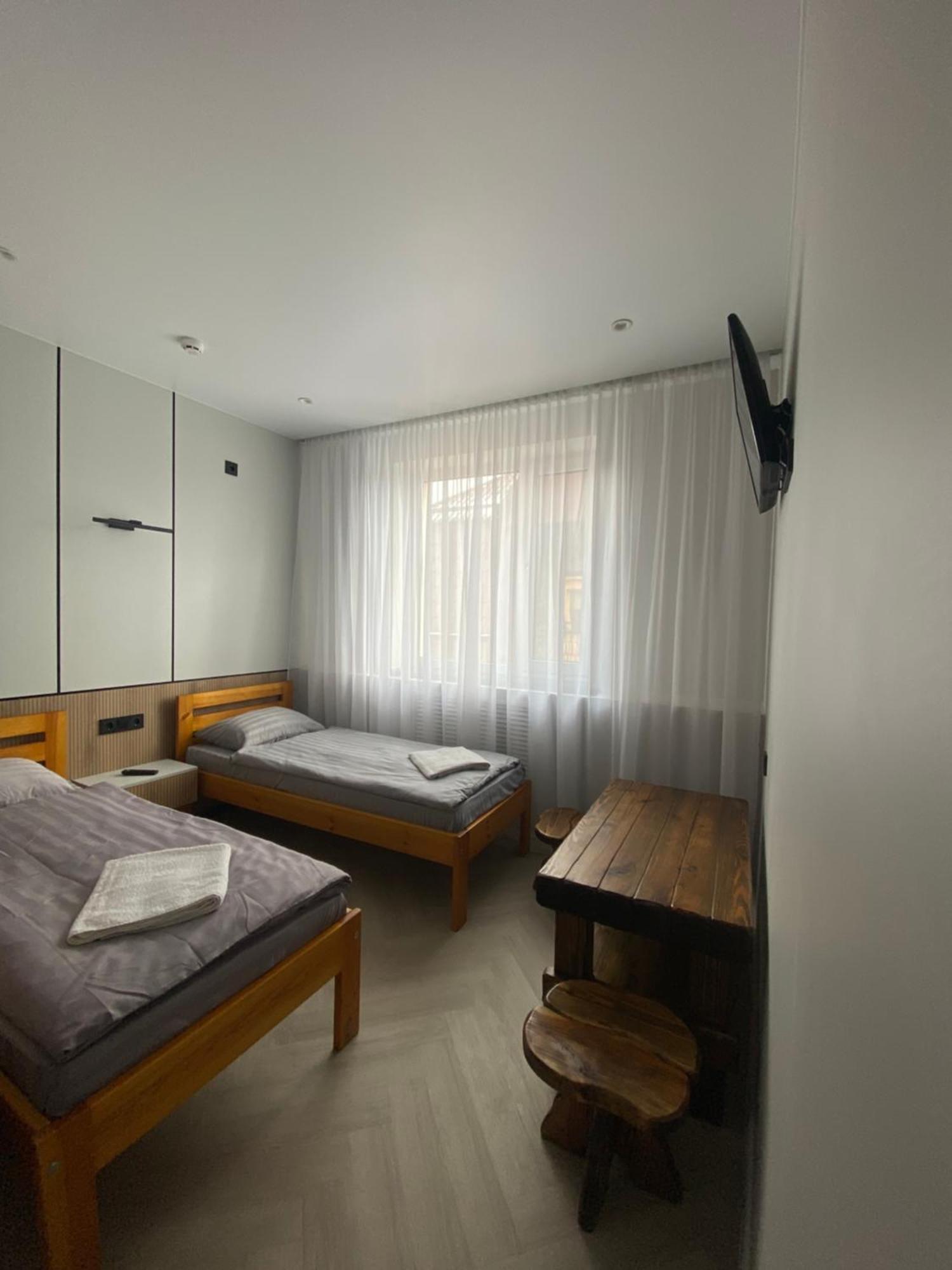 Mini-Hotel Neptun Rivne Zewnętrze zdjęcie