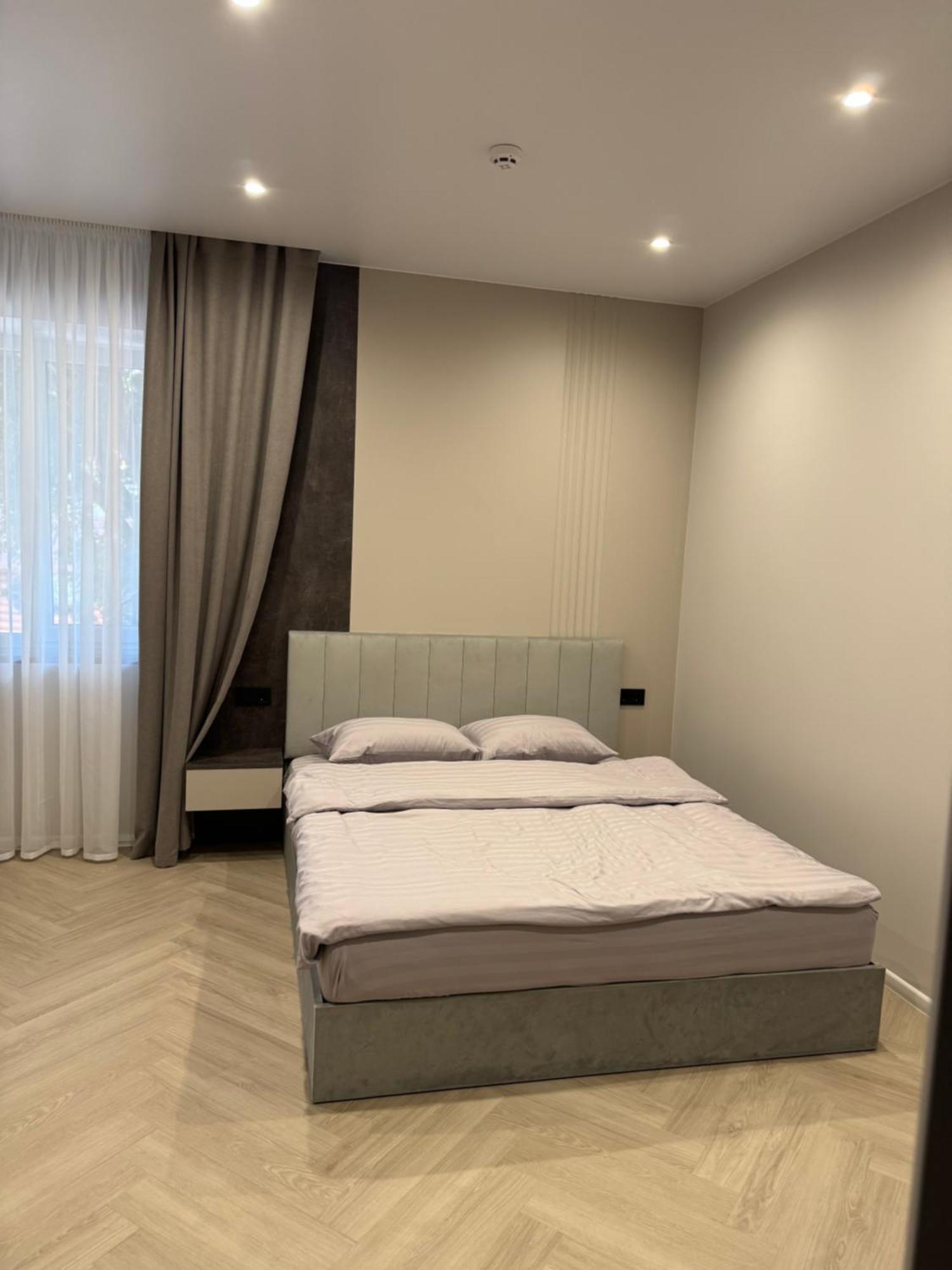 Mini-Hotel Neptun Rivne Zewnętrze zdjęcie